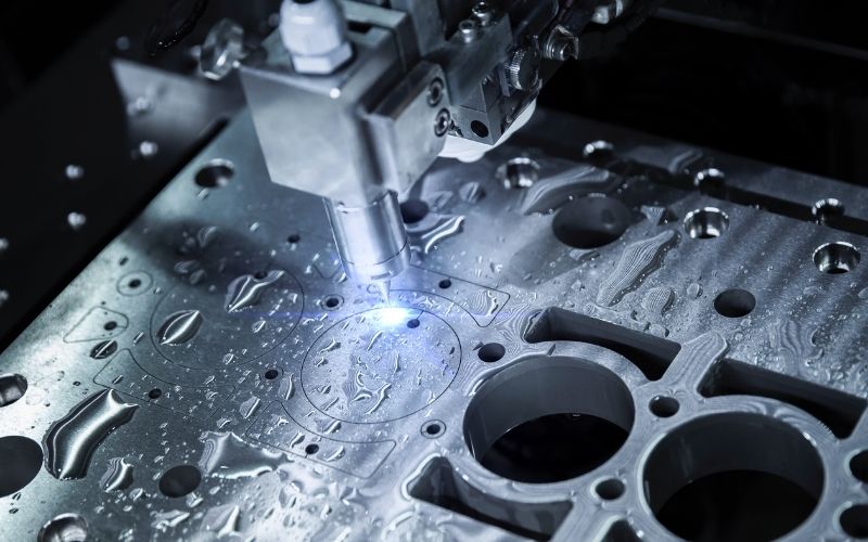 Cấu tạo cốt lõi của một hệ thống máy CNC tiêu chuẩn