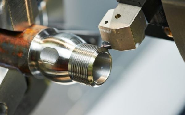 Con người đứng ở đâu trong kỷ nguyên CNC mới