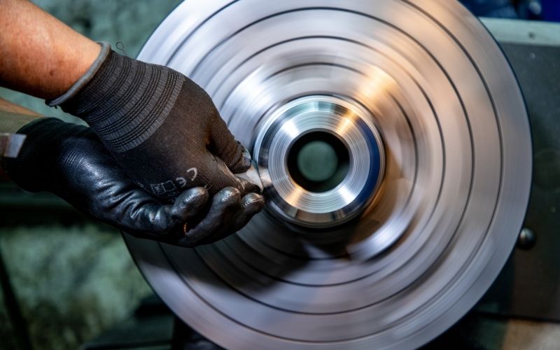 Quy trình 5 bước chuẩn hóa gia công Titan và hợp kim cứng