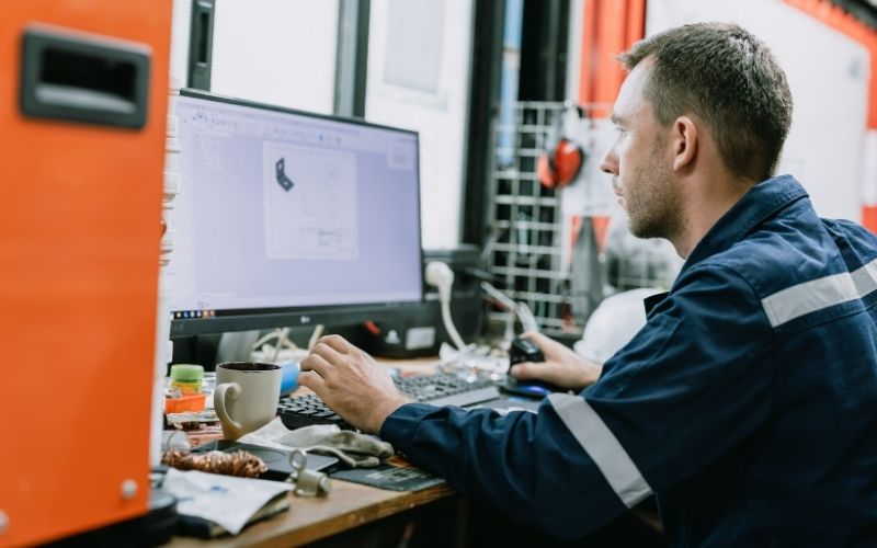 Quản lý danh mục vật tư (BOM) và thuộc tính thông minh
