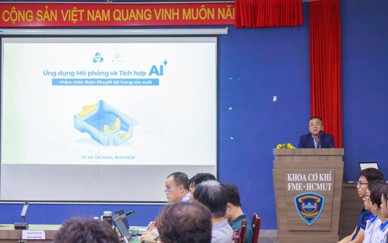 Ông Nguyễn Hữu Phước - Giám đốc diều hành SDE TECH khai mạc hội thảo