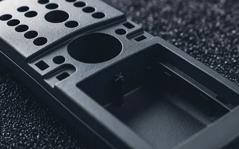 Thách thức kỹ thuật trong ép phun nhựa ngành điện tử và chất bán dẫn